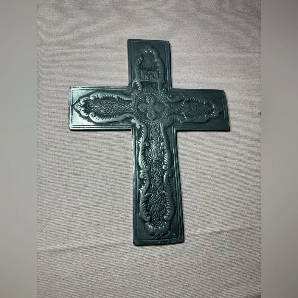 Elegant Cross Home Wall Decor EPC See photos for size references!